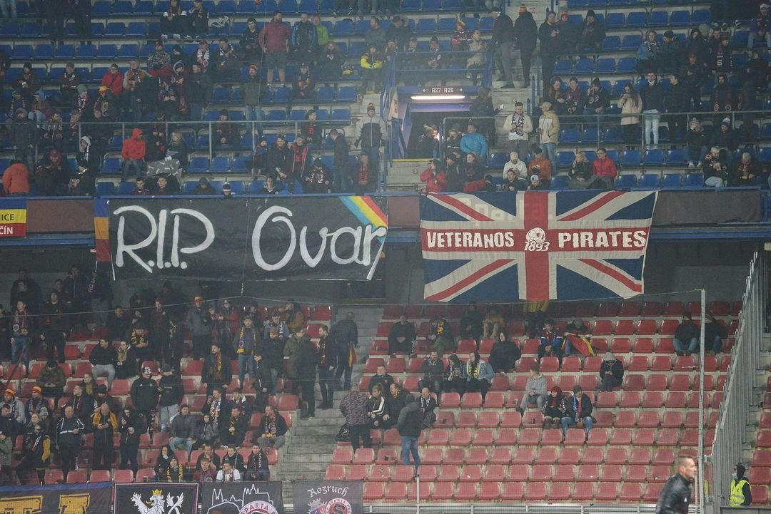 Tento týden nás opustila jedna z fanouškovských legend Sparty a skvělý kamarád. Odpočívej v pokoji, Toníku ? #spartaforever #acsparta